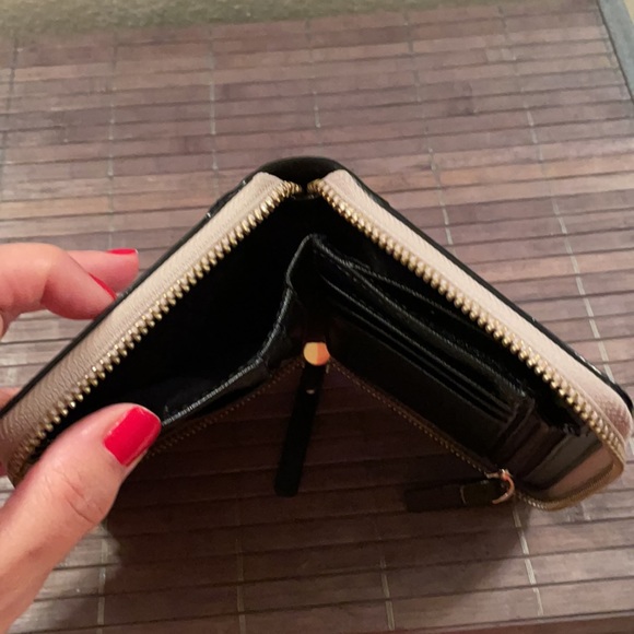 Kate Spade EUC Black & Tan Zip Around Wallet ♠️ - Picture 7 of 13